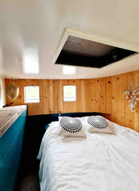 Airbnb 100 jarig voormalig vrachtschip